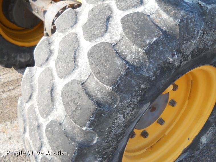 image for item HO9524 2004 Volvo L30B  wheel loader