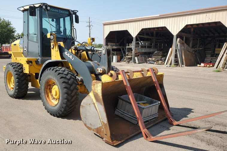 image for item HO9530 2006 John Deere 444J  wheel loader