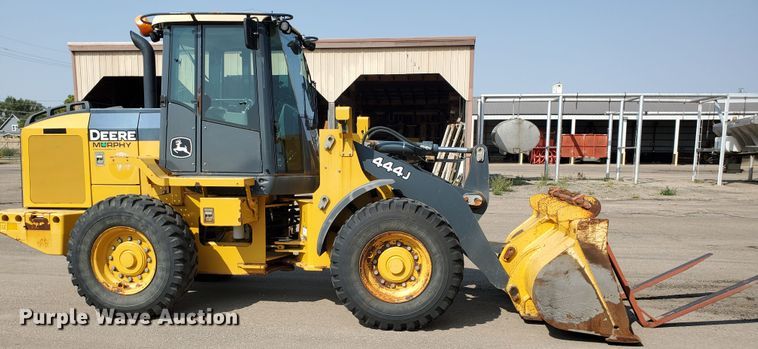 image for item HO9530 2006 John Deere 444J  wheel loader