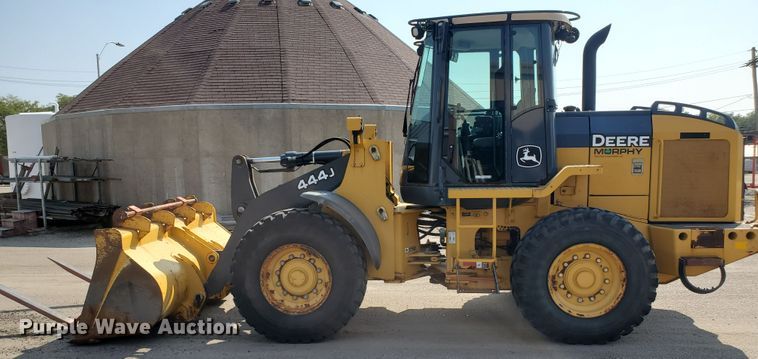 image for item HO9530 2006 John Deere 444J  wheel loader