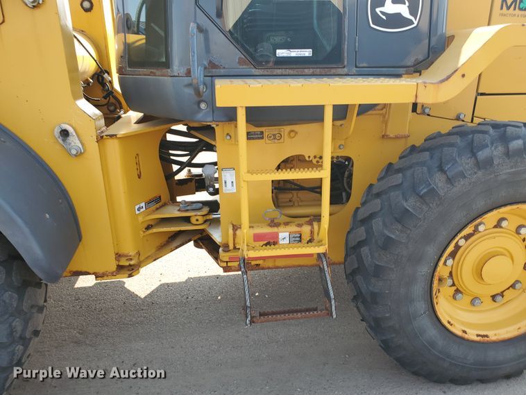 image for item HO9530 2006 John Deere 444J  wheel loader