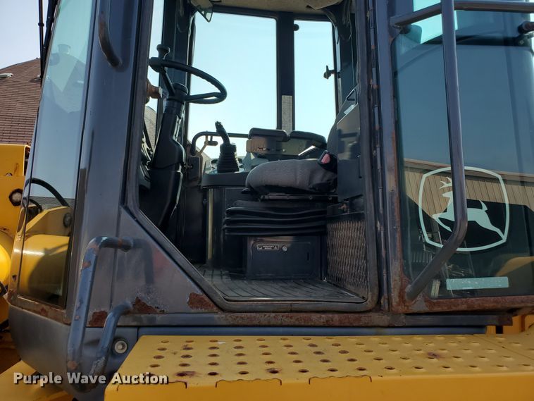 image for item HO9530 2006 John Deere 444J  wheel loader