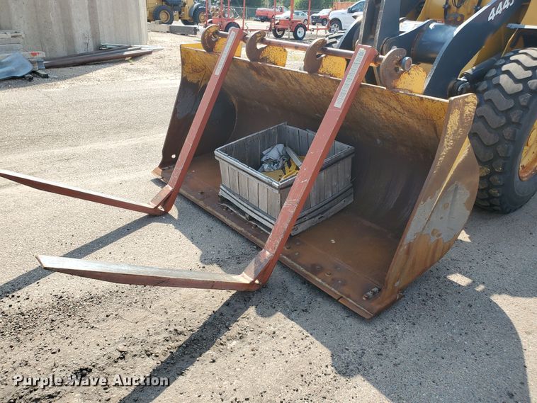 image for item HO9530 2006 John Deere 444J  wheel loader