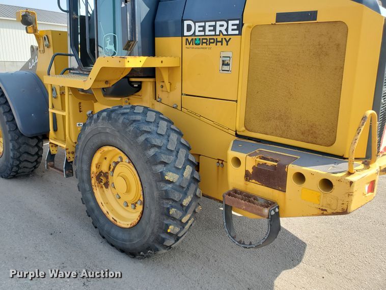 image for item HO9530 2006 John Deere 444J  wheel loader