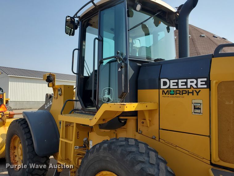 image for item HO9530 2006 John Deere 444J  wheel loader
