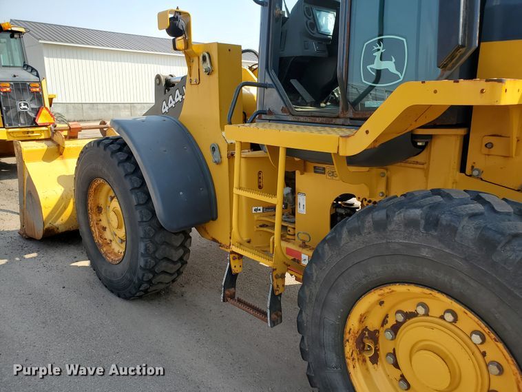 image for item HO9530 2006 John Deere 444J  wheel loader