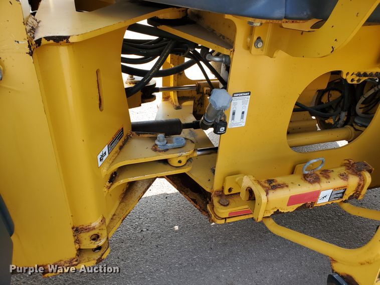 image for item HO9530 2006 John Deere 444J  wheel loader