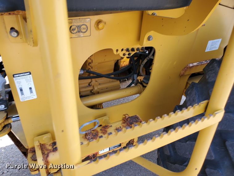 image for item HO9530 2006 John Deere 444J  wheel loader