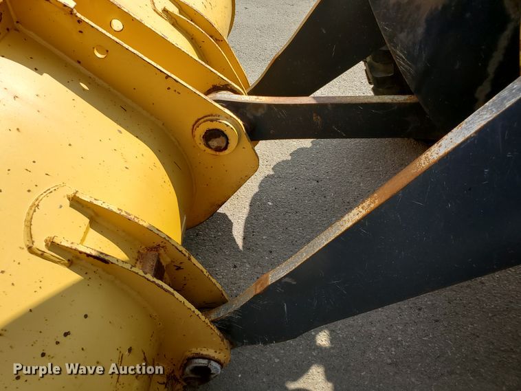 image for item HO9530 2006 John Deere 444J  wheel loader