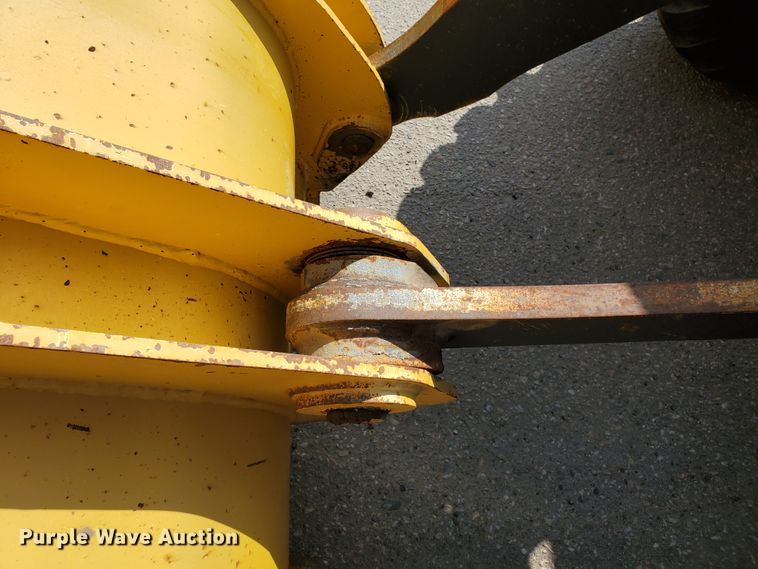 image for item HO9530 2006 John Deere 444J  wheel loader