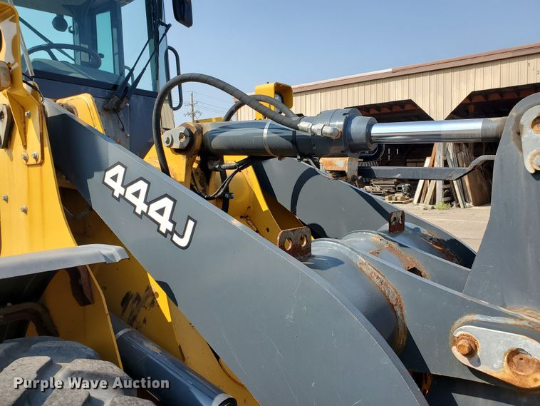 image for item HO9530 2006 John Deere 444J  wheel loader