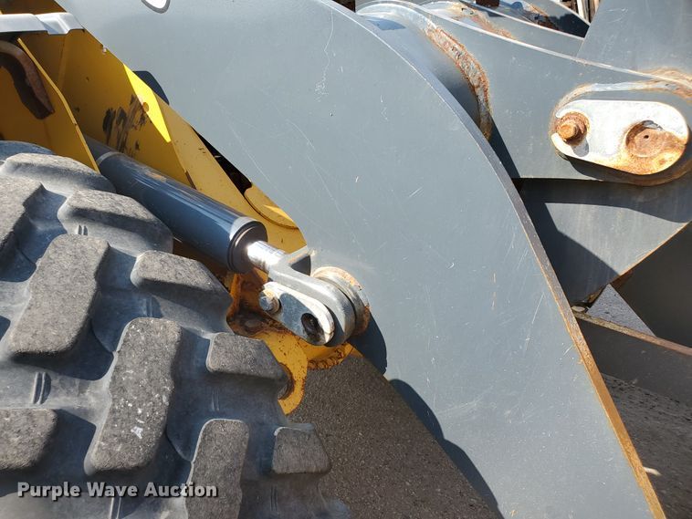 image for item HO9530 2006 John Deere 444J  wheel loader