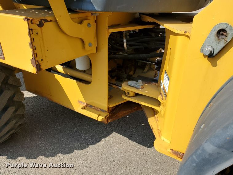 image for item HO9530 2006 John Deere 444J  wheel loader