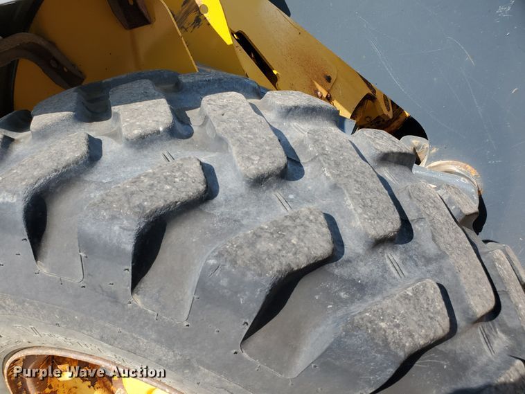image for item HO9530 2006 John Deere 444J  wheel loader