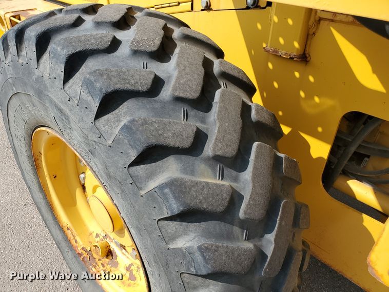 image for item HO9530 2006 John Deere 444J  wheel loader