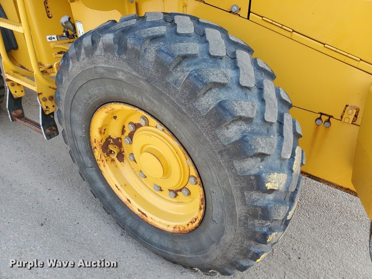 image for item HO9530 2006 John Deere 444J  wheel loader