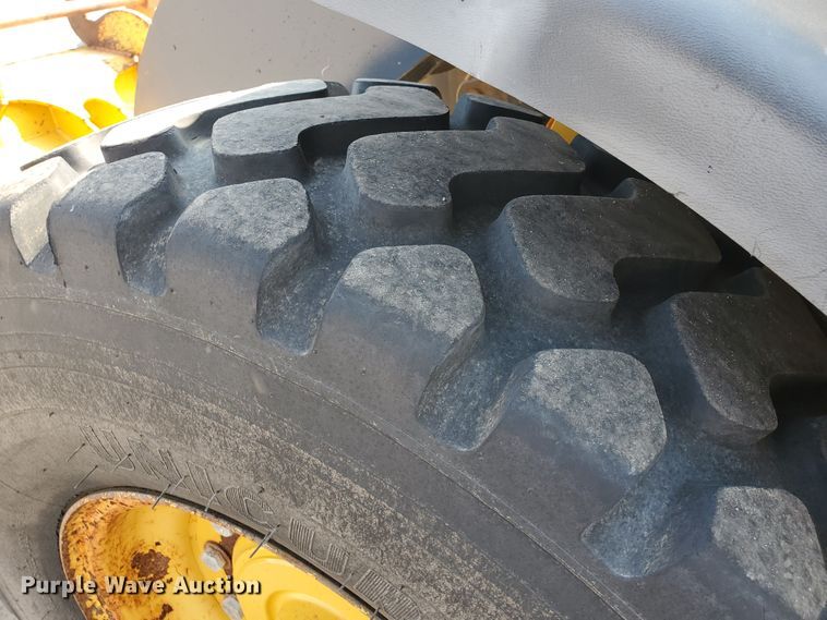 image for item HO9530 2006 John Deere 444J  wheel loader