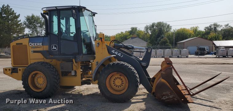 image for item HO9531 2005 John Deere 444J  wheel loader