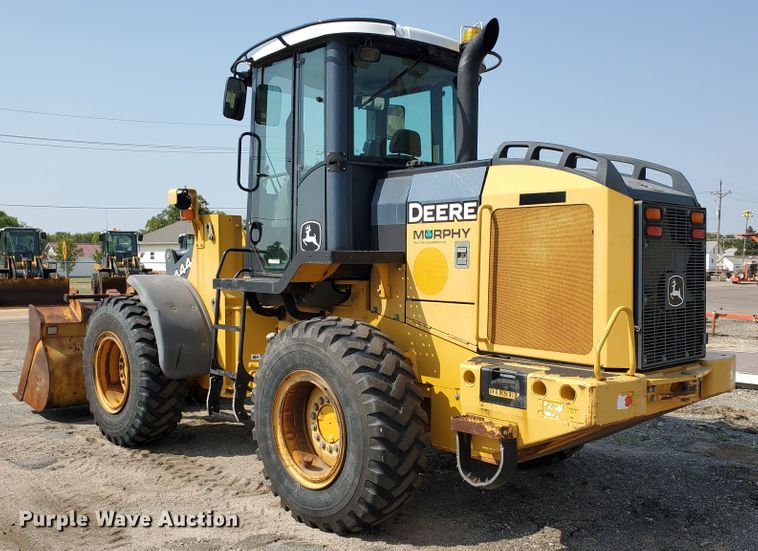 image for item HO9531 2005 John Deere 444J  wheel loader