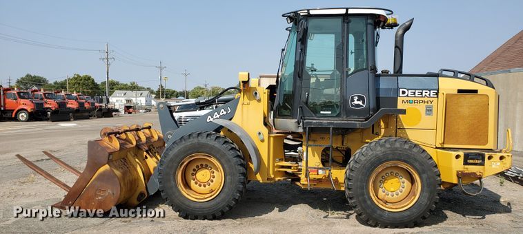 image for item HO9531 2005 John Deere 444J  wheel loader