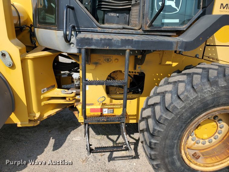 image for item HO9531 2005 John Deere 444J  wheel loader