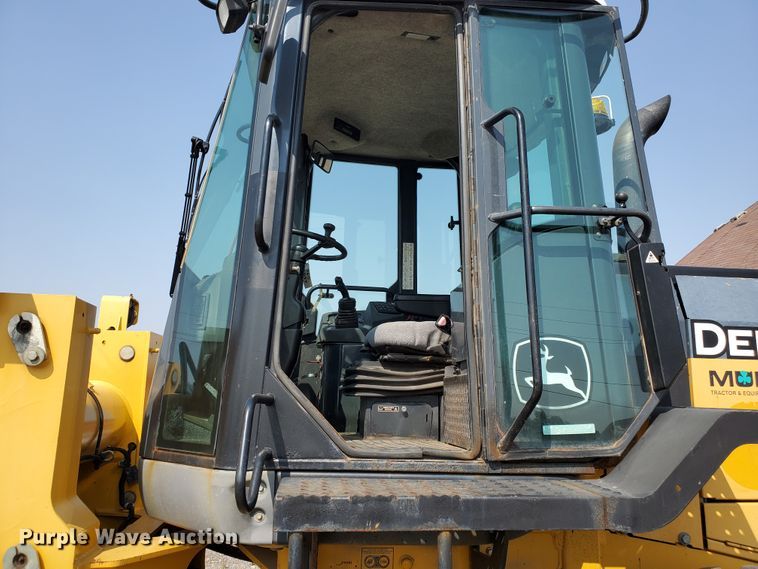 image for item HO9531 2005 John Deere 444J  wheel loader