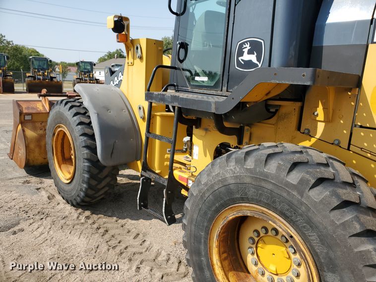 image for item HO9531 2005 John Deere 444J  wheel loader