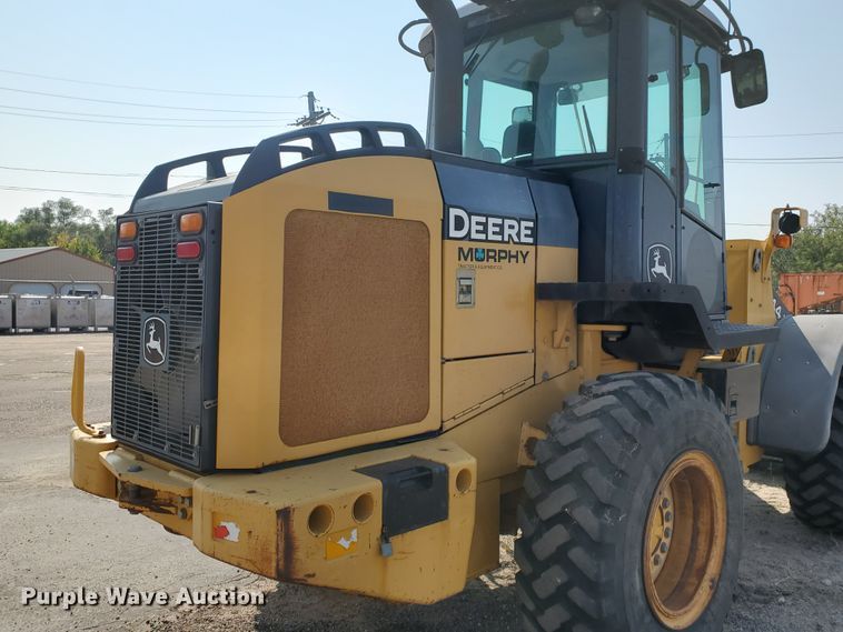 image for item HO9531 2005 John Deere 444J  wheel loader