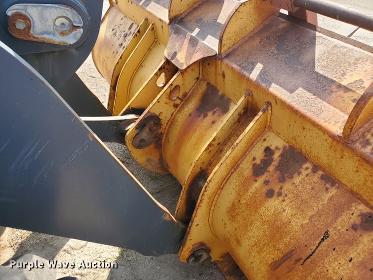 image for item HO9531 2005 John Deere 444J  wheel loader