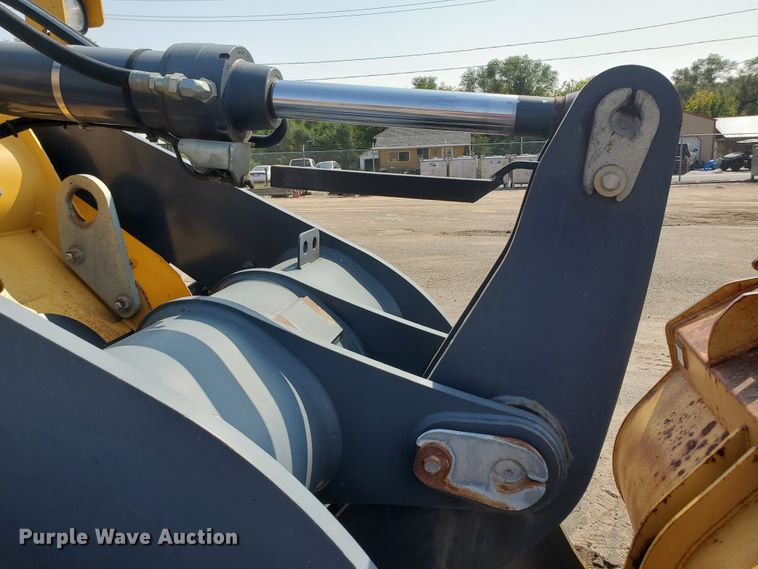 image for item HO9531 2005 John Deere 444J  wheel loader