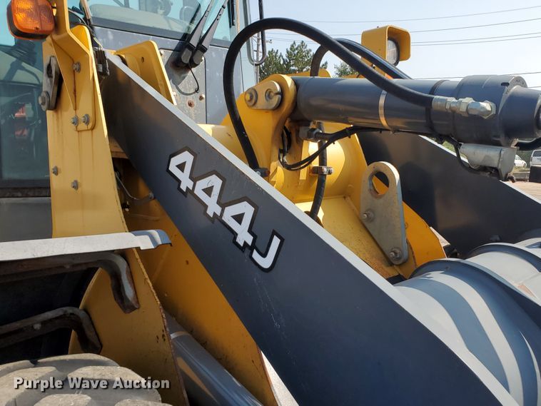 image for item HO9531 2005 John Deere 444J  wheel loader