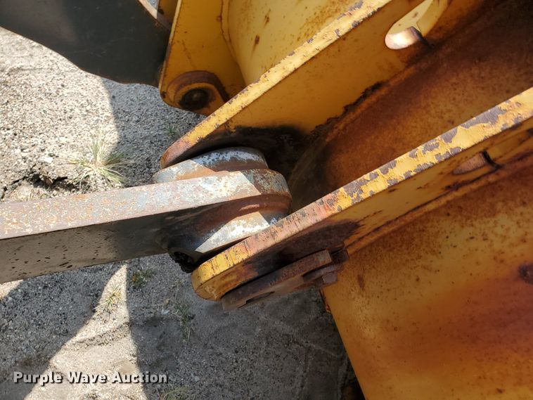 image for item HO9531 2005 John Deere 444J  wheel loader