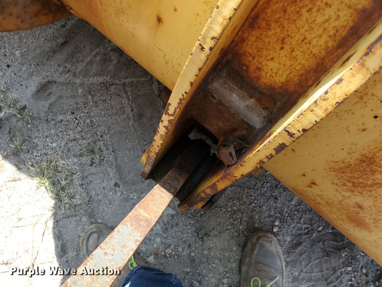 image for item HO9531 2005 John Deere 444J  wheel loader