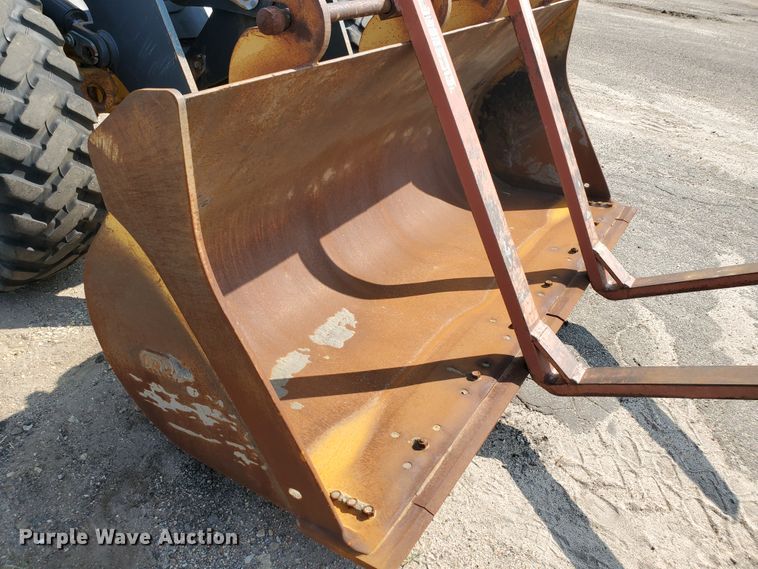 image for item HO9531 2005 John Deere 444J  wheel loader