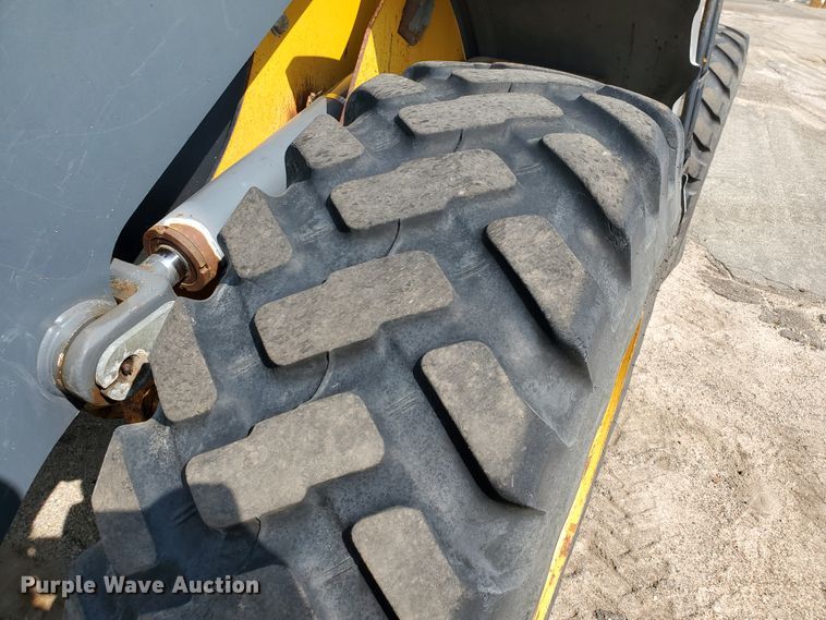 image for item HO9531 2005 John Deere 444J  wheel loader