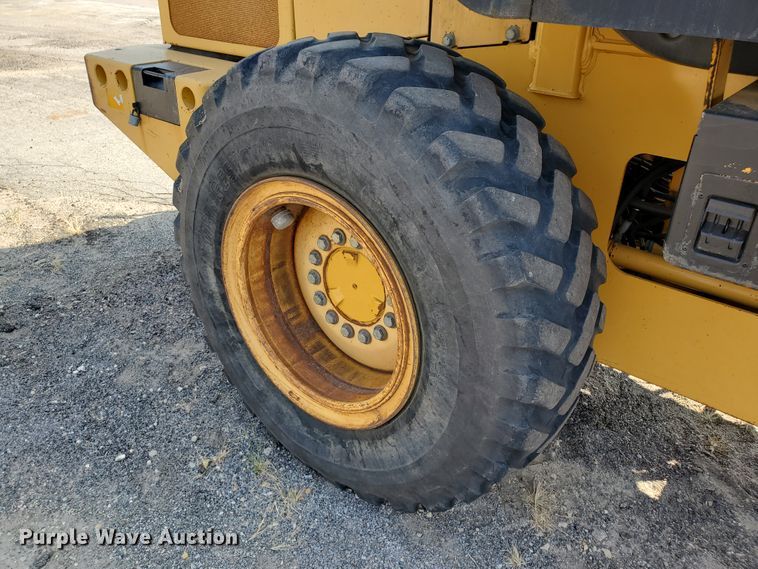 image for item HO9531 2005 John Deere 444J  wheel loader
