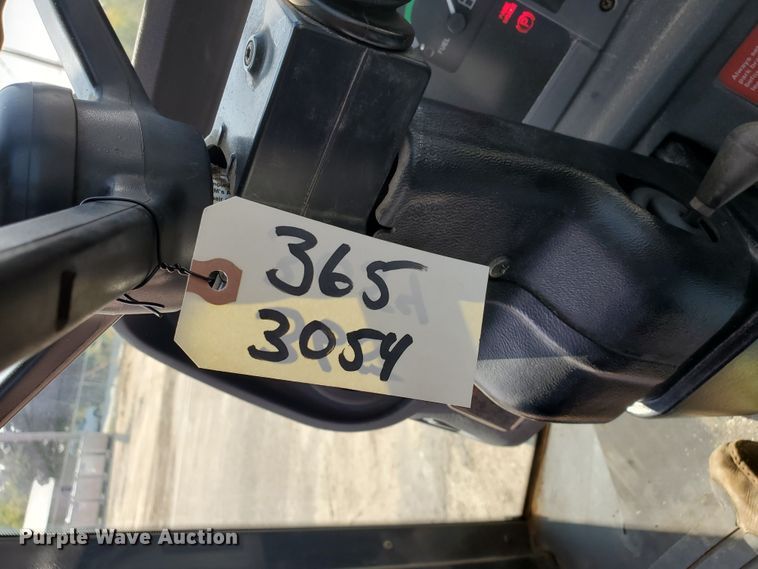 image for item HO9531 2005 John Deere 444J  wheel loader