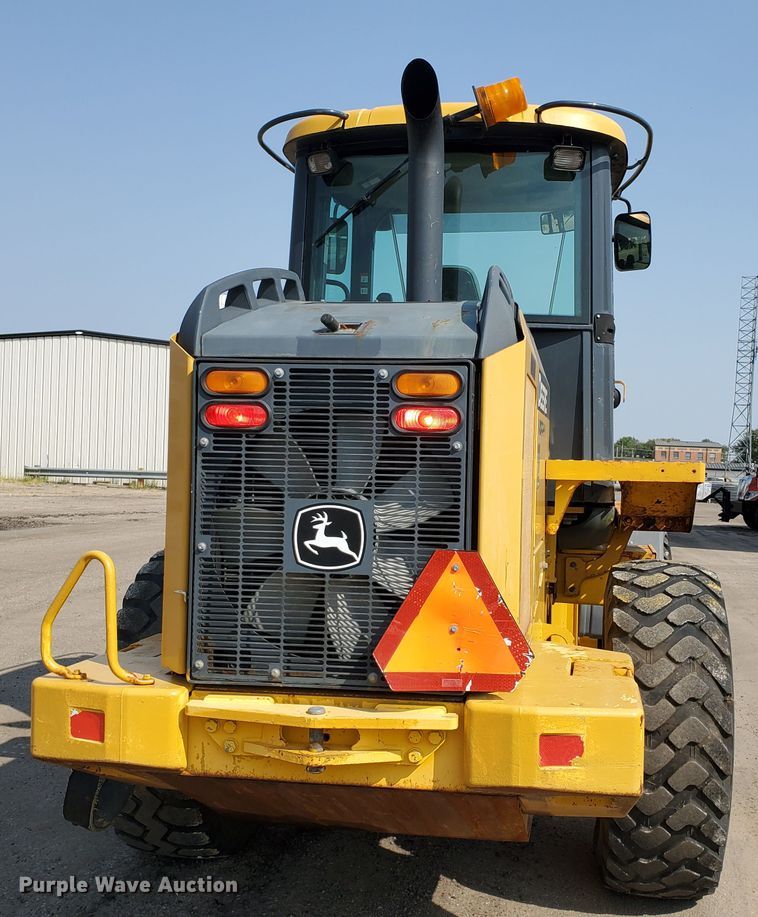 image for item HO9532 2005 John Deere 444J  wheel loader