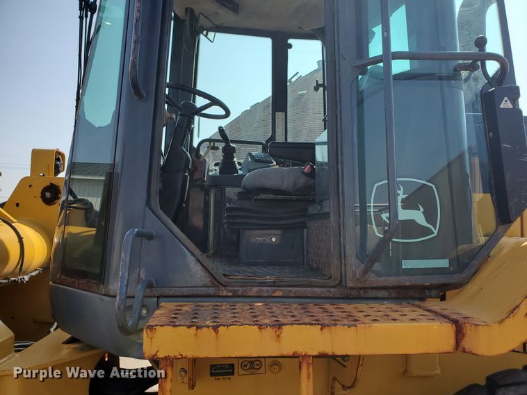 image for item HO9532 2005 John Deere 444J  wheel loader