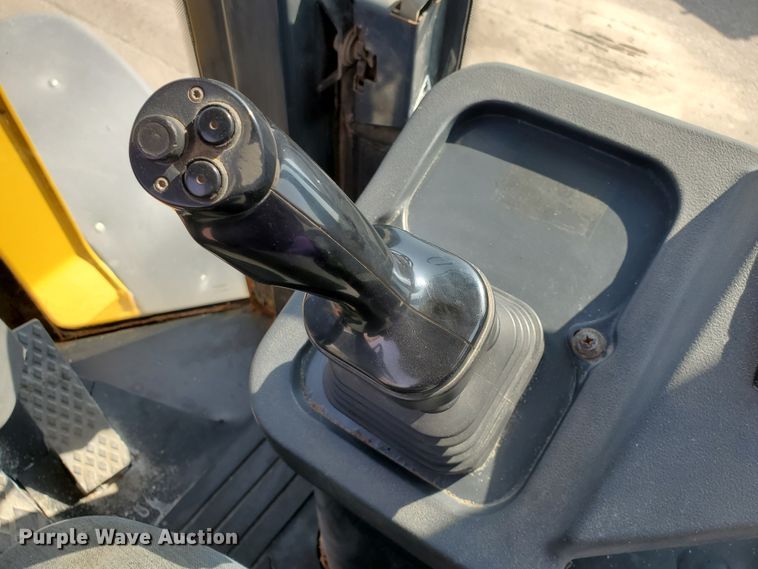 image for item HO9532 2005 John Deere 444J  wheel loader