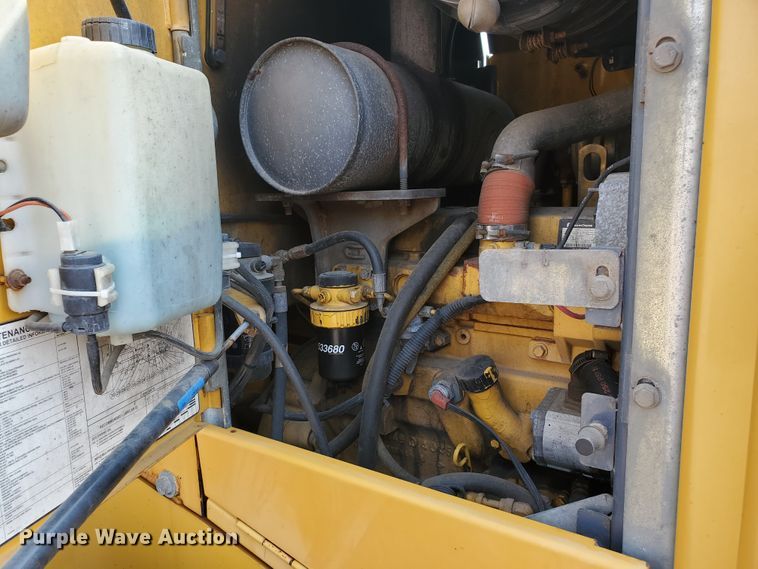 image for item HO9532 2005 John Deere 444J  wheel loader