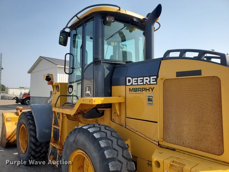 image for item HO9532 2005 John Deere 444J  wheel loader