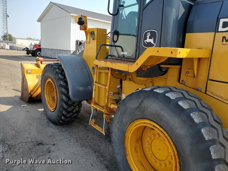 image for item HO9532 2005 John Deere 444J  wheel loader