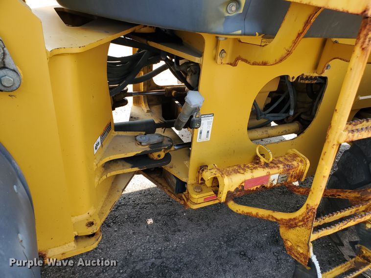 image for item HO9532 2005 John Deere 444J  wheel loader