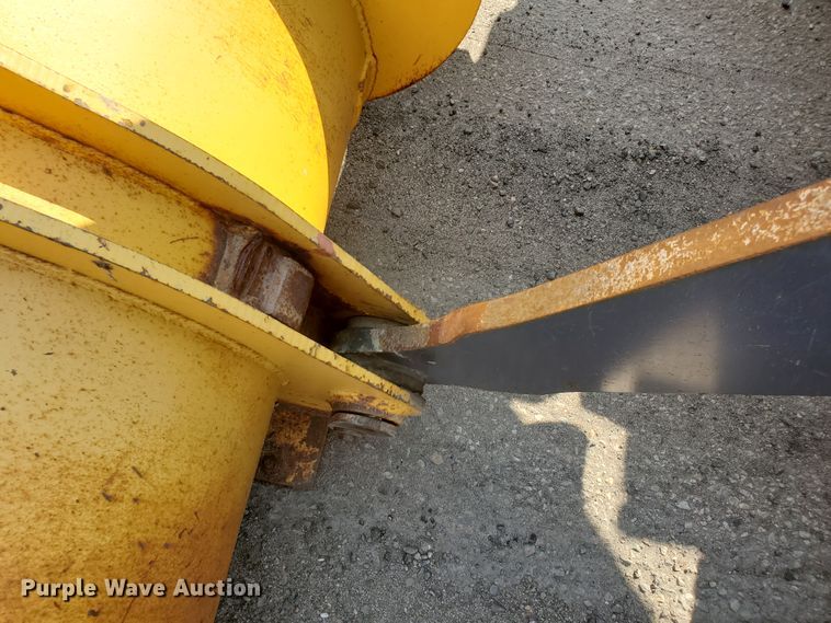 image for item HO9532 2005 John Deere 444J  wheel loader