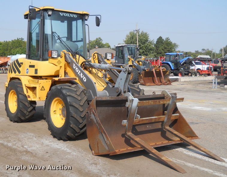 image for item HO9533 2005 Volvo L30B  wheel loader