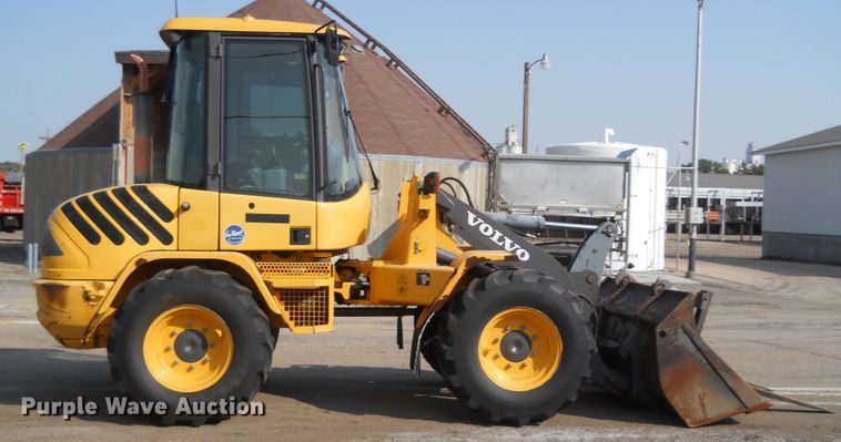 image for item HO9533 2005 Volvo L30B  wheel loader
