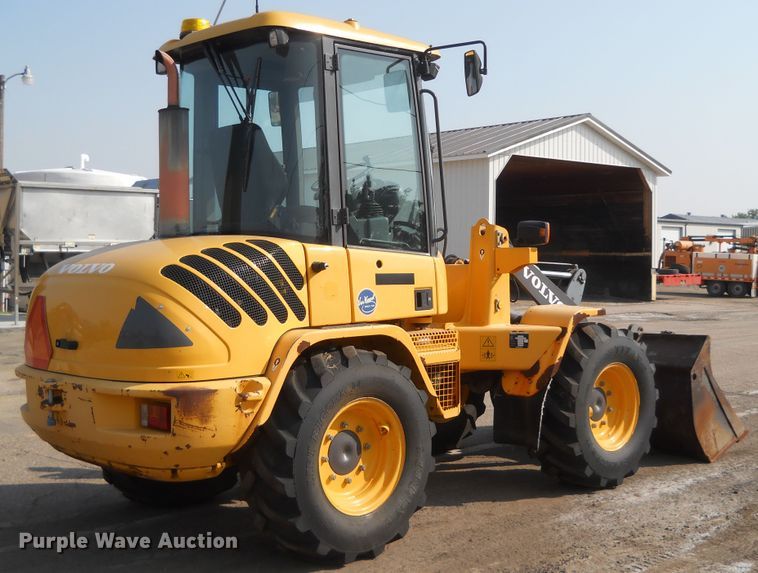 image for item HO9533 2005 Volvo L30B  wheel loader