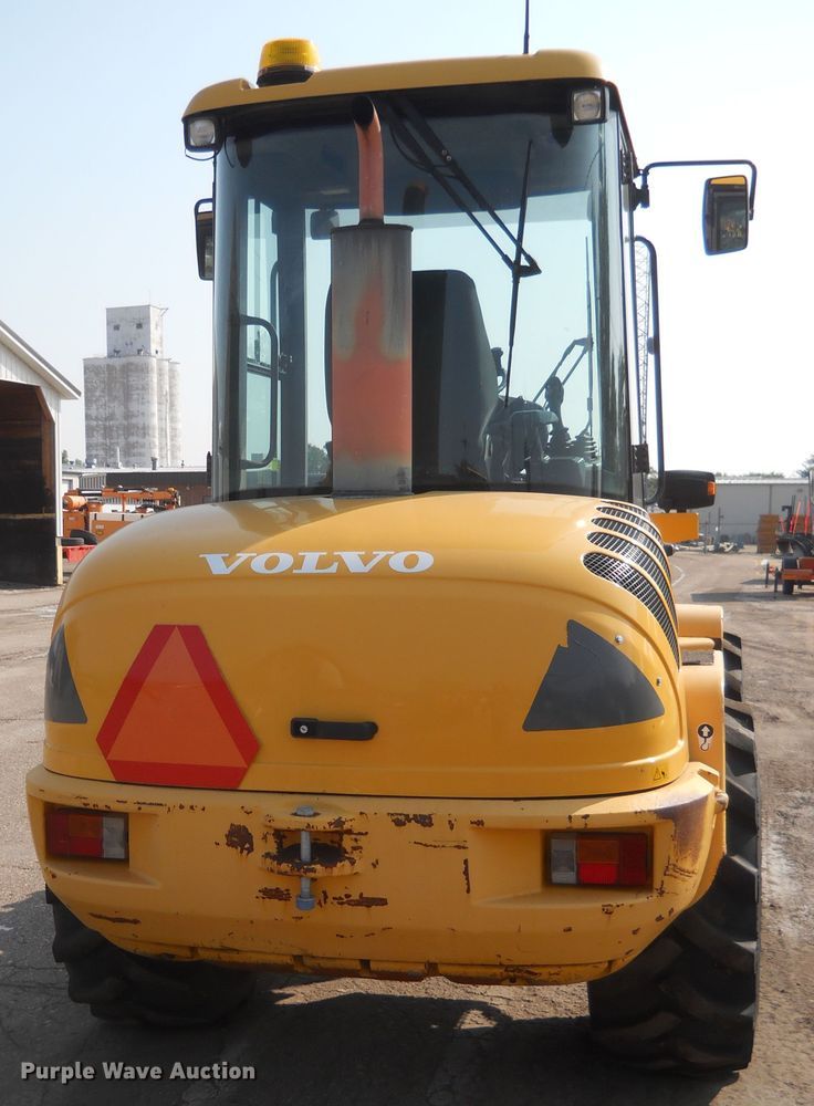 image for item HO9533 2005 Volvo L30B  wheel loader