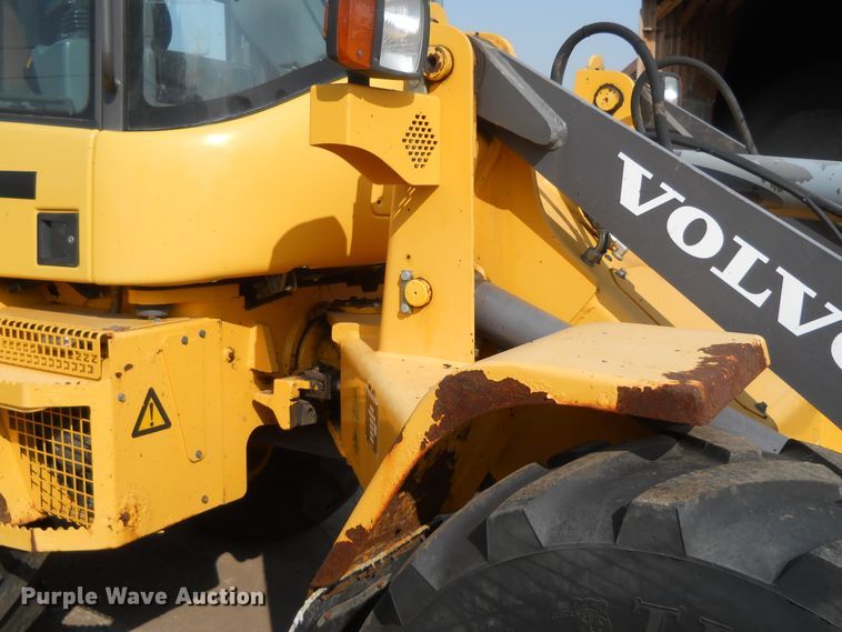image for item HO9533 2005 Volvo L30B  wheel loader